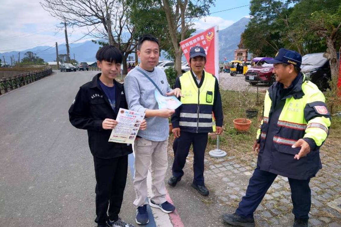 關山警分局春節設「機動派出所」服務景區遊客