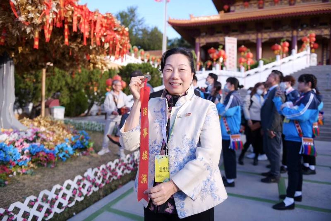 徐縣長赴美參訪西來寺 