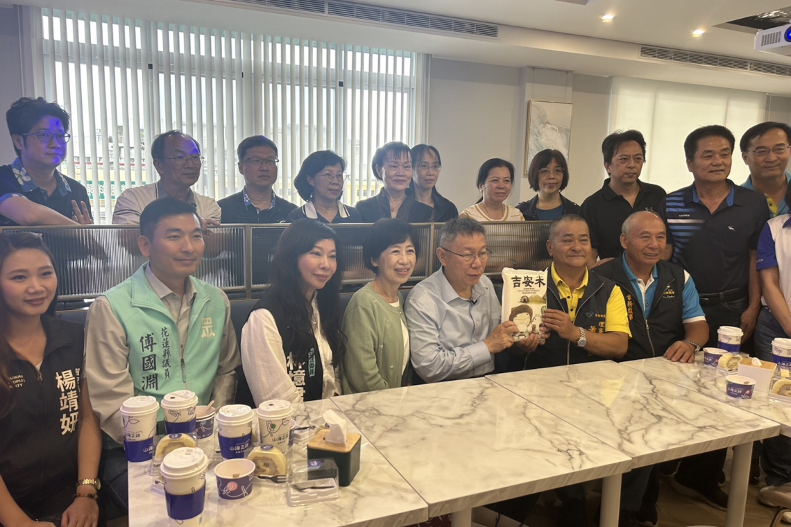 柯文哲訪花為農民解困／傅國淵隨行