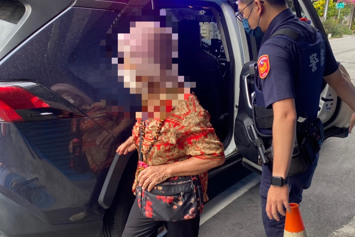 獨居老婦迷途 警方協助順利返家