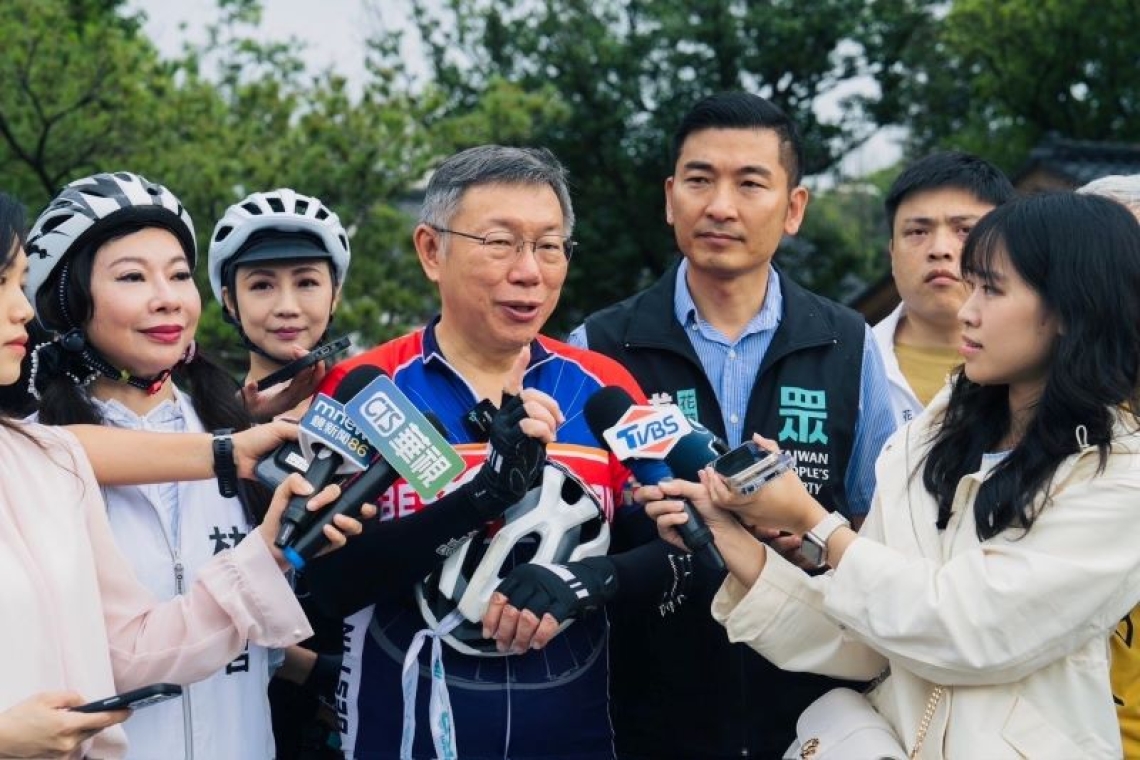 柯文哲為花蓮觀光而騎／傅國淵全程陪同之一篇