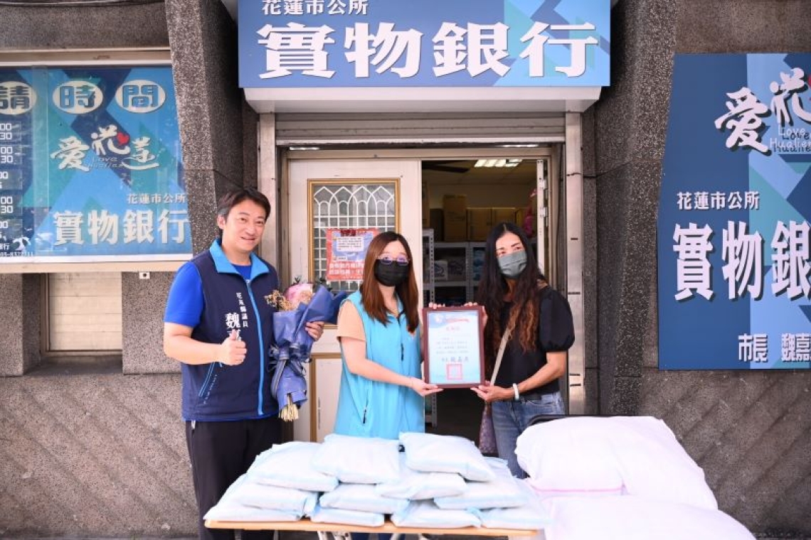 稻農李春女捐贈稻米溫暖弱勢家庭／魏嘉賢到場見證