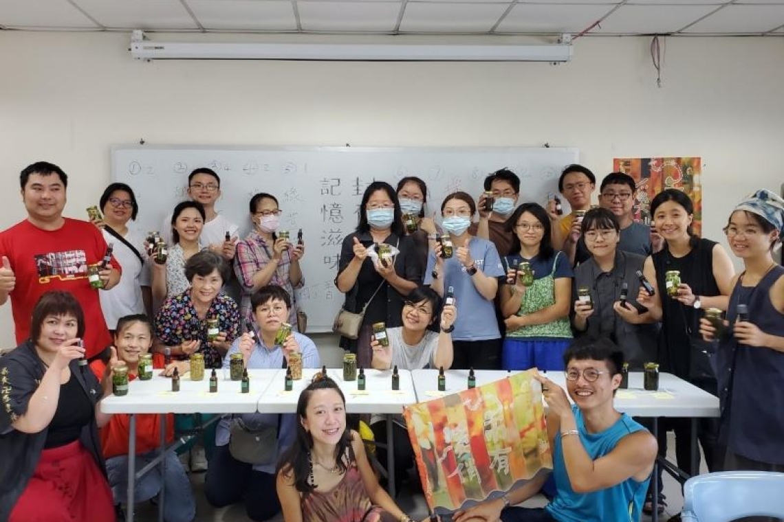 用嗅覺探索市場魅力／市有溪俏帶著民眾製作記憶之味