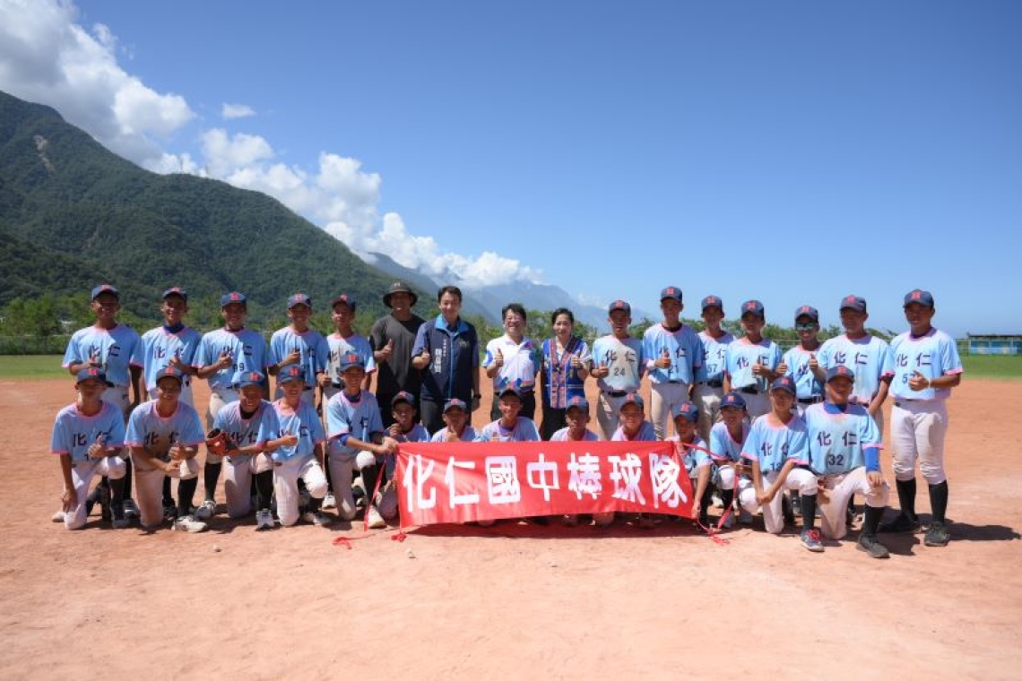 化仁國中棒球隊赴日交流／縣議員魏嘉賢協助圓夢