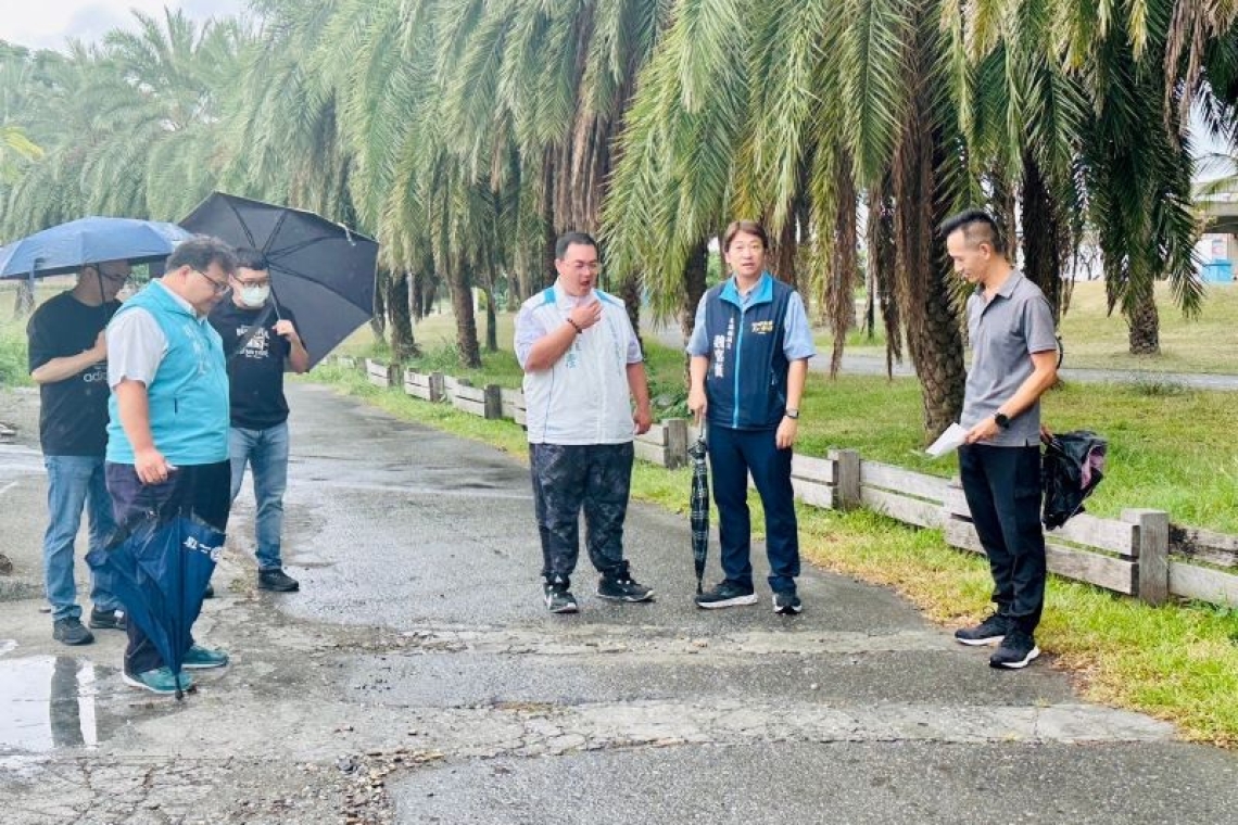  北濱公園道路破損影響安全／魏嘉賢會勘促盡速修繕