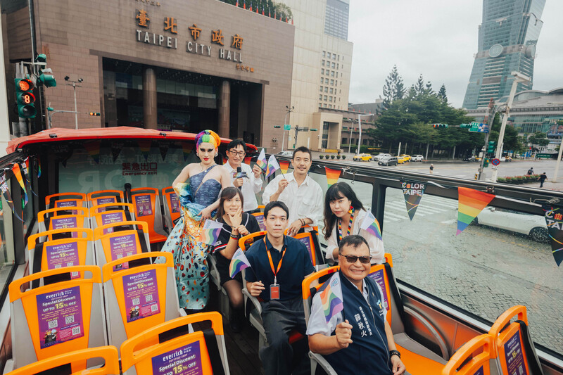 彩虹觀光巴士Tour已於9月19日在Klook售票平台開賣也有限量外文導覽遊程