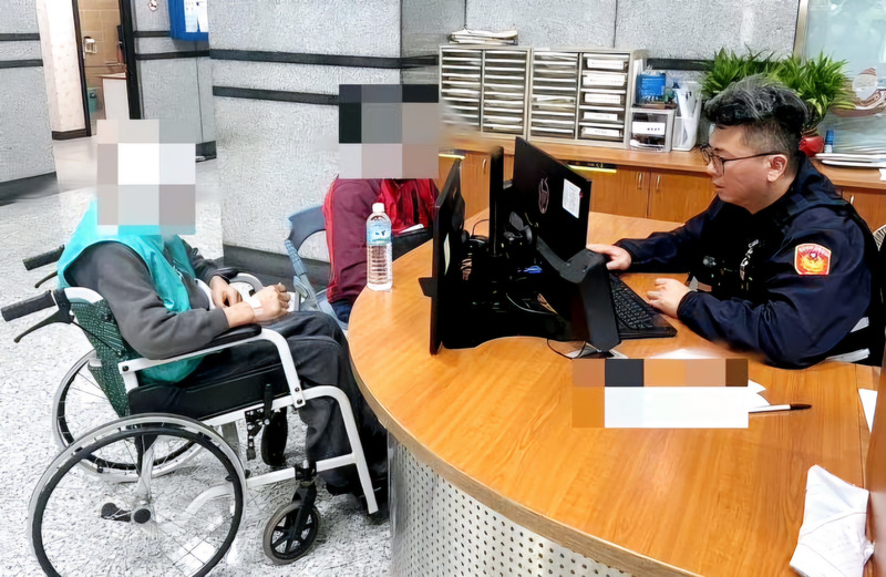迷途老翁.jpeg