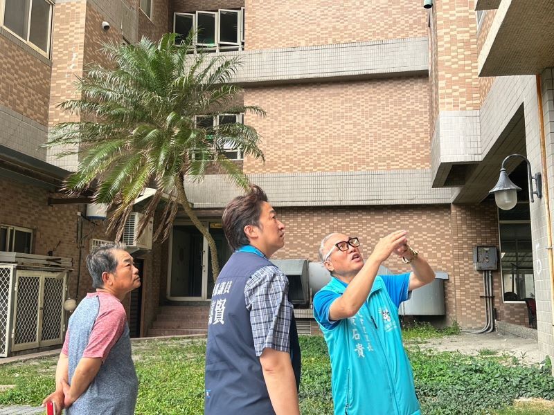 LINE_ALBUM_20240408民意甲社區建物損壞現勘_240412_1.jpg