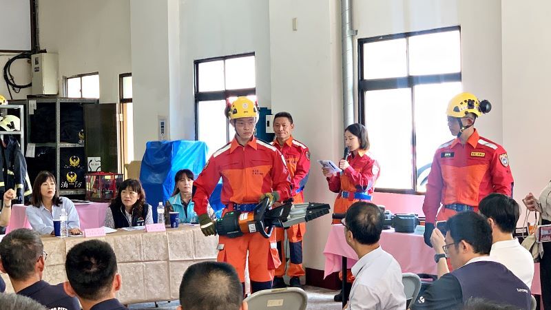電動油壓撐開器示範演練.jpg