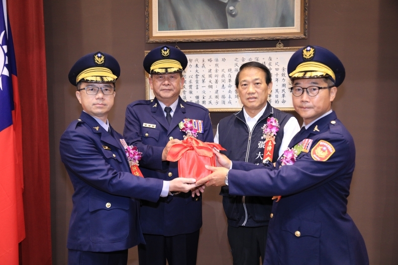 交通警察大隊大隊長鄭鴻文右1.jpg